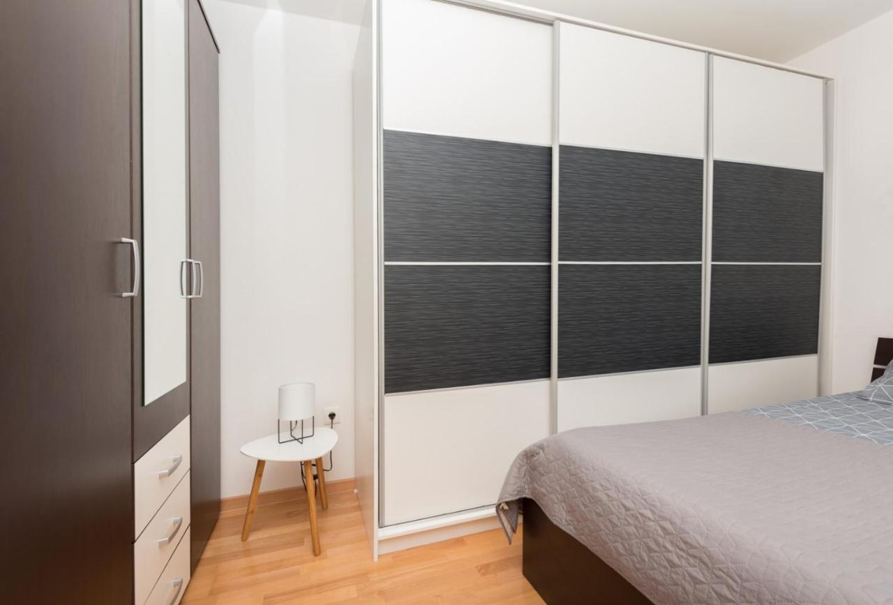 Apartment Sea View In Makarska, Free Parking מראה חיצוני תמונה