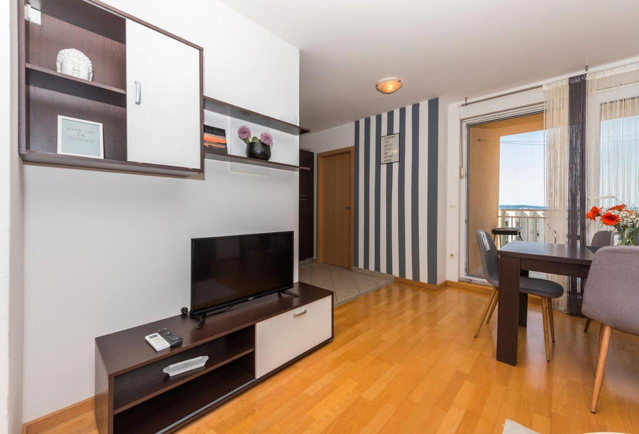 Apartment Sea View In Makarska, Free Parking מראה חיצוני תמונה