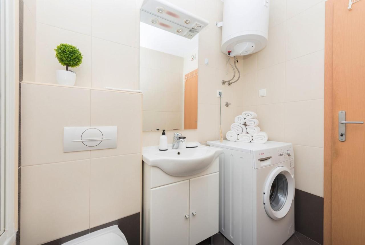 Apartment Sea View In Makarska, Free Parking מראה חיצוני תמונה